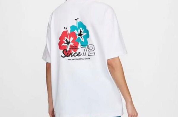 新品未使用タグ付き ナイキ NIKE レディース スポーツウェア オーバーサイズド 半袖Tシャツ ウィメンズ Lサイズ 刺繍 花柄