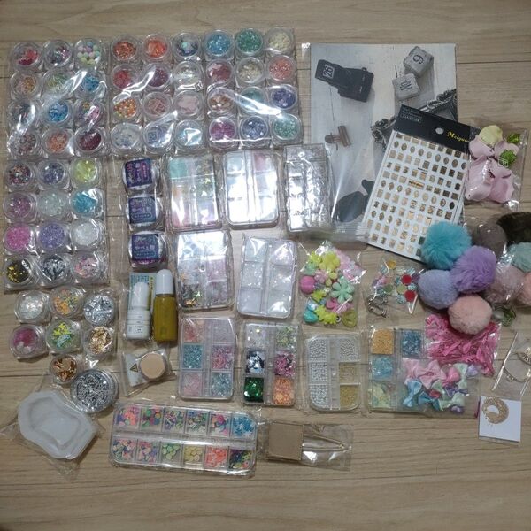ハンドメイド パーツ ビーズ デコパーツ レジン ホロ モールド ラメ