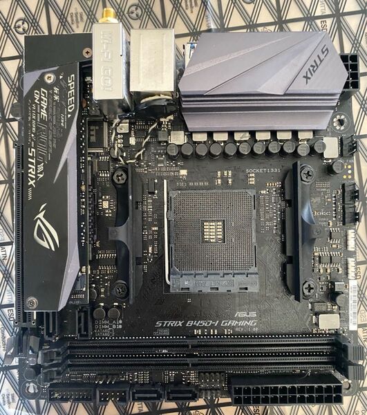 ASUS ROG STRIX B450-I GAMING