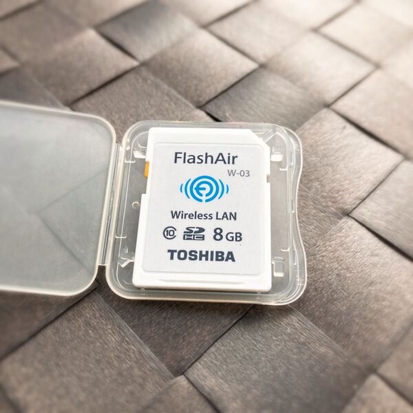 ★W-03★Flash Air★WiFi無線LAN搭載デジカメSDカード8GB★TOSHIBAフラッシュエアーFlashAir8G