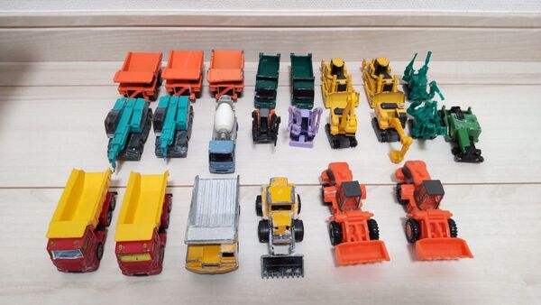 【ジャンク】 トミカ ミニカー 工事車両 働く車 トラック 建設車両 特殊車両 クレーン ブルドーザー ホイルローダー 23台