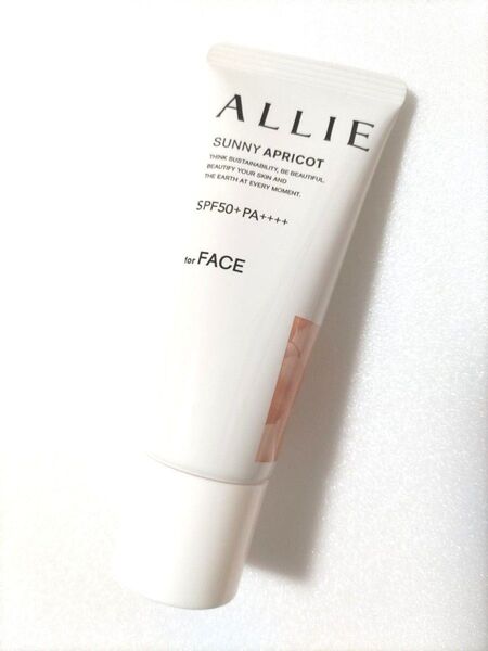 ALLIE クロノビューティ カラーチューニングUV 02 サニーアプリコット SPF50+ PA++++ 顔用