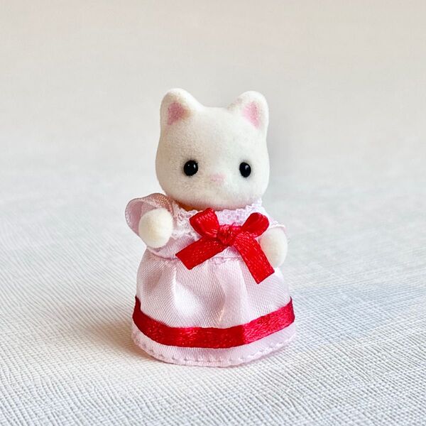 シルバニアファミリー 森のキッチン バースデーセット シルクネコの赤ちゃん パーティードレス 非売品