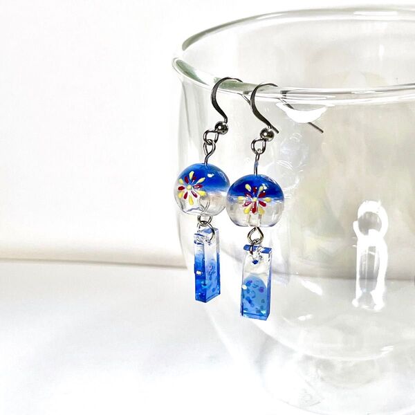 花火 風鈴 青色 ピアス イヤリング レジン ハンドメイド