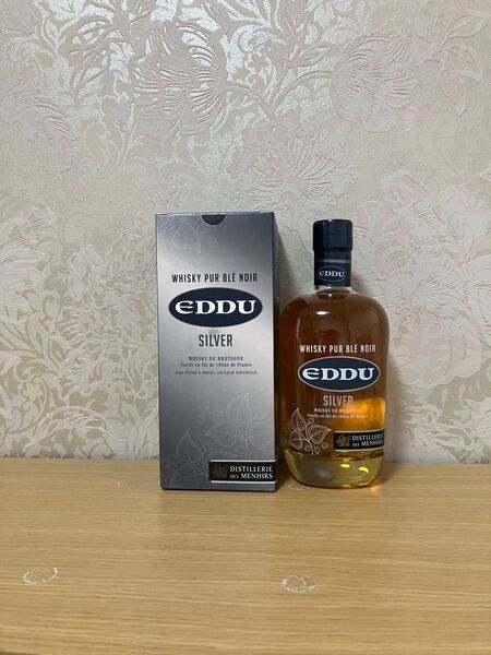 エデュー・シルバー(並行輸入/箱付き) 700ml(Alc 43度) 1本