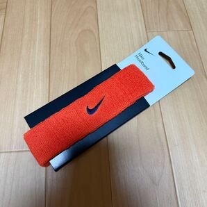 新品 NIKE ナイキ スポーツアクセサリー スウッシュ ヘッドバンド オレンジ