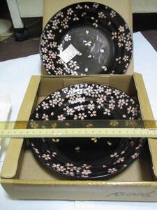 桜模様の黒いお皿　２枚セット as