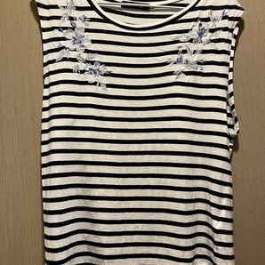 ボーダートップス 花柄刺繍