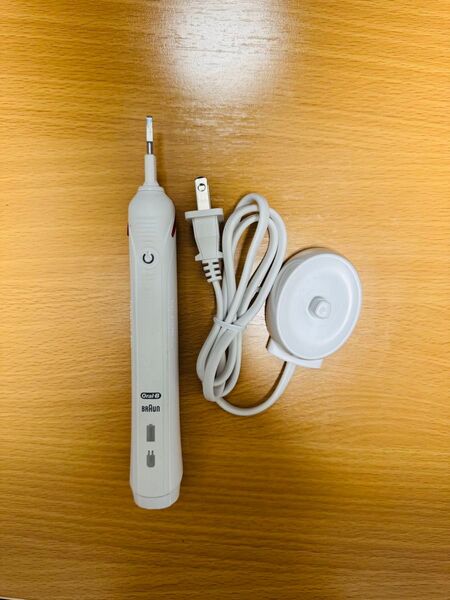 Oral-B PRO 2 2000 電動歯ブラシ ブラシ箱説明書無し BRAUNブラウン