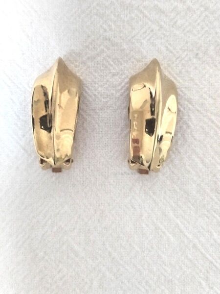 イヴサンローラン Yves Saint Laurent ゴールド イヤリング