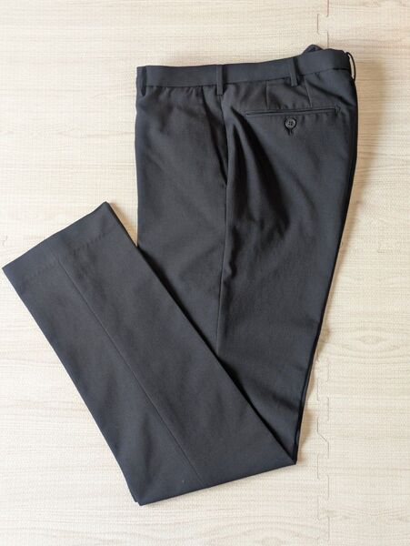 UNIQLO ユニクロ 感動パンツ 黒 ウエスト82cm