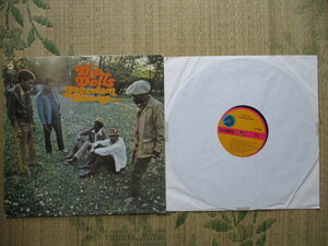 LP The Dells「FREEDOM MEANS....」輸入盤 CA50004 盤の両面にかすり傷 ジャケットに色落ちと縦線の傷と天地背に擦れと左肩及び右下にシワ