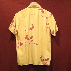 ICB アイシービー オンワード デザイン 花柄 アロハシャツ 半袖シャツ ドレスシャツ 総柄 山吹色 3 美品の画像2