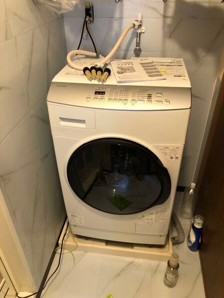 美品 FLK842 2024年購入 アイリスオーヤマ ドラム式洗濯乾燥機 コンパクトサイズ 分解清掃済み