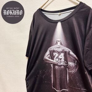 NBA)ロサンゼルス・レイカーズ コービー・ブライアントプリントTシャツLサイズ ビッグプリント アメリカ