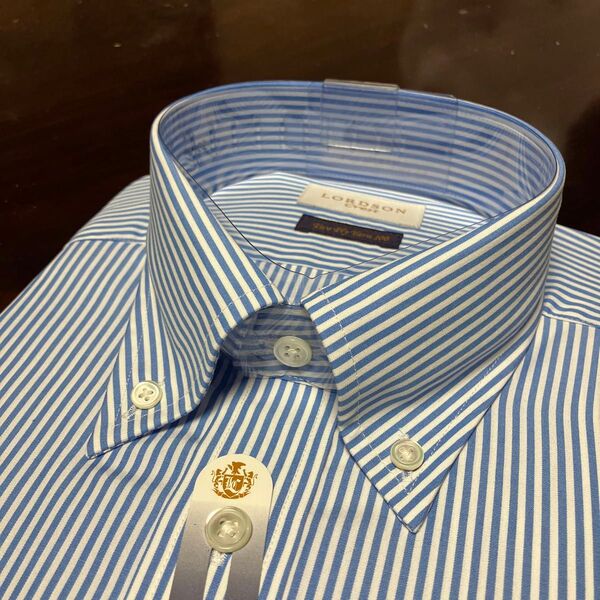 LORDSON Crest形態安定ワイシャツ 白×ブルーストライプ L(40-82) ボタンダウン100番手素材