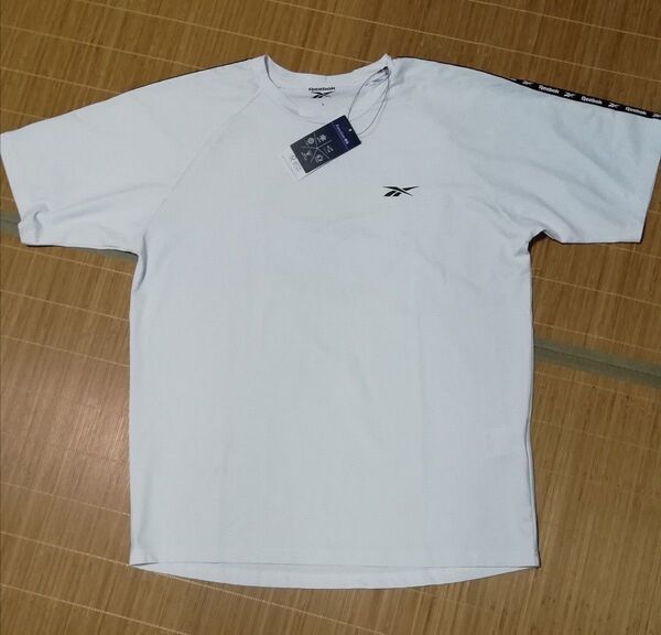 新品メンズL Reebok リーボック 速乾 半袖Tシャツ ホワイト