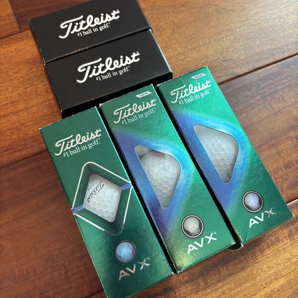Titleist タイトリスト ゴルフボール AVX 13球