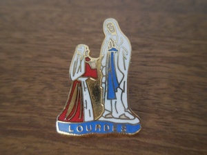 フランス☆古いピンズ 【LOURDES】 ピンバッジ ピンバッチ PINS ルルド 聖母 マリア ルルドの泉