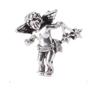 ブローチ キューピットD 天使 エンジェル シルバーカラー 星 スター ジルコニア ラインストーン かわいい 可愛い ピン