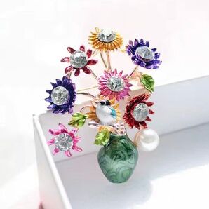 ブローチ 花と鳥 パール付き カラフル マルチカラー かわいい 可愛い キュート 豪華 ゴージャス 上品 フォーマル ピン