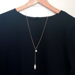 コットンパール×スターダストリーフのラリエットネックレス