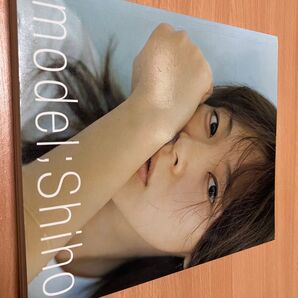 model:S hiho写真集(帯無し)です。