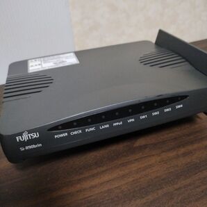 美品 FUJITSU VPNルーター Si-R90brin