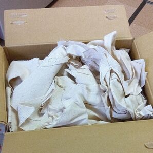染色用白生地端切れ 箱80サイズぎゅうぎゅう手芸材料パッチワーク