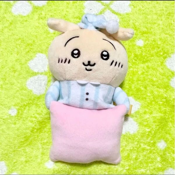 ちいかわ ねれないうさぎ デスクトップから見守るひっかけぬいぐるみ