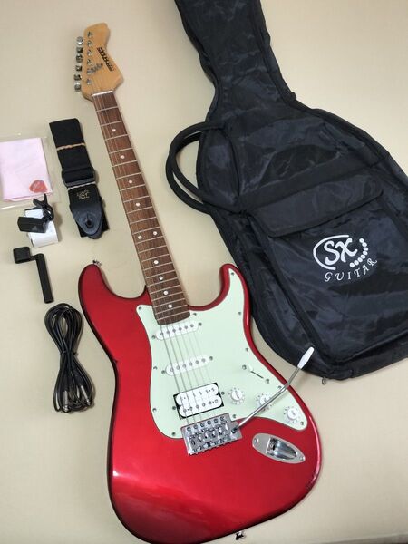 フェルナンデス ストラトキャスター LE-1Z オマケ多数 ケース付き初心者最適 エレキギター ギター Stratocaster