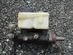 # Opel Astra brake master cylinder tanker used XD200W parts taking equipped caliper, rotor ABS speed sensor hub #