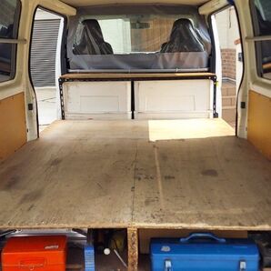 ハイエース 荷室上げ床