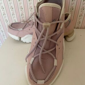 リーボック×バーニーズニューヨーク スニーカー