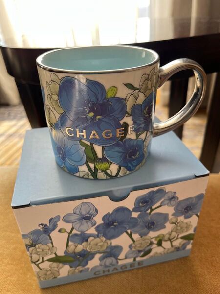 上海CHAGEE 霸王茶姫★花柄ブルー★重厚感★マグカップ