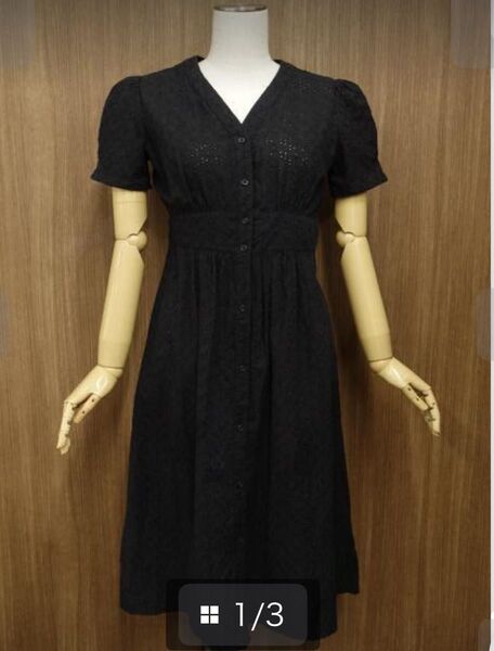黒 刺繍ワンピース Vネック 半袖 ミディ丈 Aライン