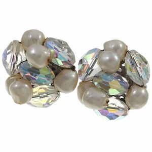 A6203*[VOGUE]* fake pearl & Aurora beads * cluster design * Vintage earrings *