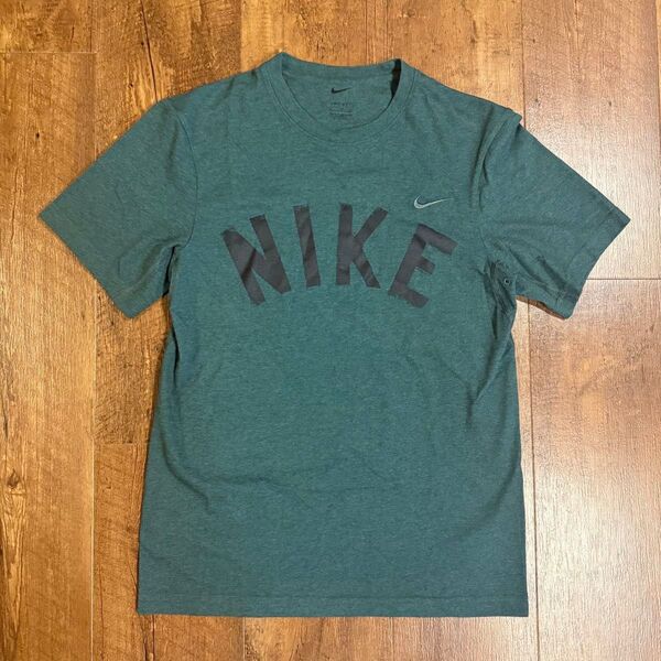 y2k 00s NIKE c-boy ナイキ 半袖 Tシャツ カットソー 半袖Tシャツ 古着 センターロゴプリント 緑 グリーン