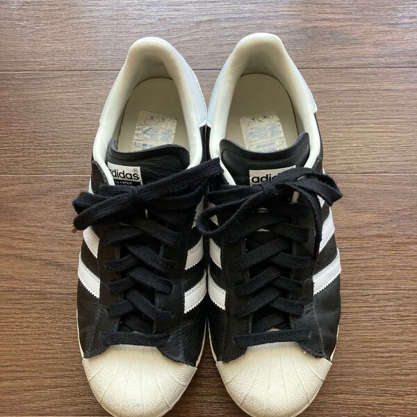 adidas スーパースター82 黒