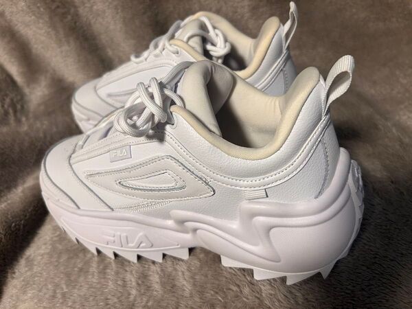 新品未使用 FILA ツイスター 24.5cm ホワイトスニーカー