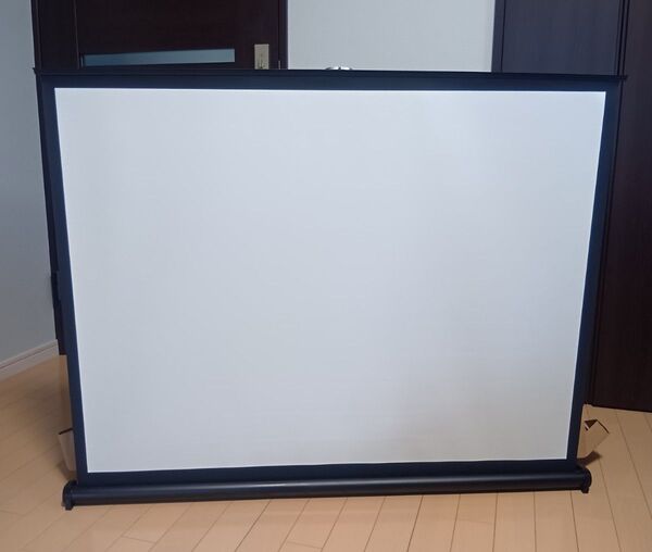 美品 プロジェクタースクリーン (自立式タイプ)