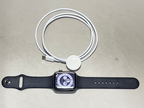 【バッテリー100%】 Apple Watch SE GPSモデル 44 mm スペースグレイ 純正バンド アップルウォッチ