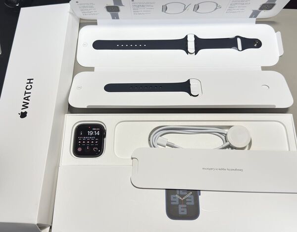 【付属品前完備】 Apple Watch SE ミッドナイトスポーツバンド 44mm GPS A2723 バッテリー100%