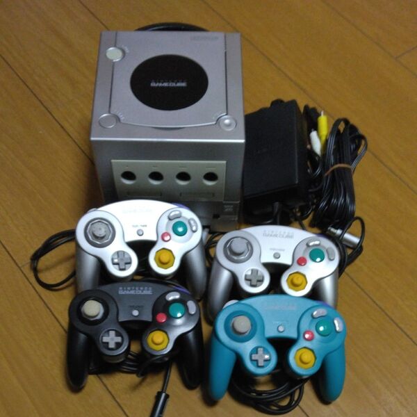 Nintendo GAMECUBE ゲームキューブ DOL-001