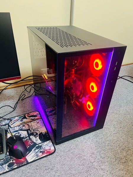 自作パソコンRazer i7-9700K メモリ16GB SSD512+HDD 4TB RTX2070