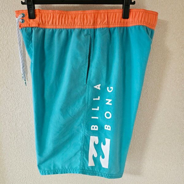 ビラボン サーフパンツ 水着 2024年Version ムラスポ正規品 size XL ほぼ試着のみ タグ無し 定価の半額です