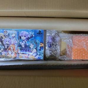 新品 PS4 ブイブイブイテューヌ エモーショナルエディション ファミ通DXパック ※DLCネプテューヌ【メイドビキニ】なし