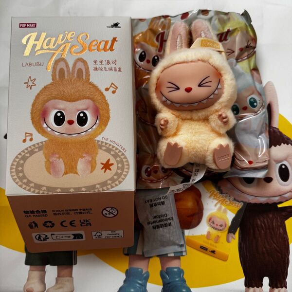 正規品 THE MONSTERS Have a Seat ハブアシートLabubu ラブブ ぬいぐるみ ペンダント SISI