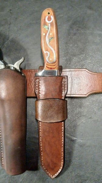 リアルナイフとシースのセット