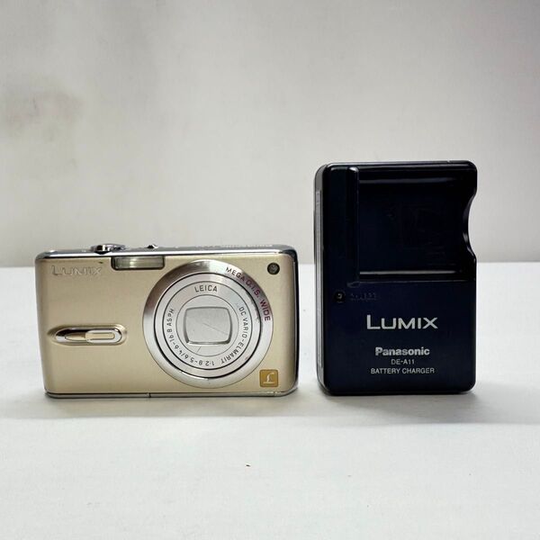 パナソニック Panasonic LUMIX コンパクトデジタルカメラ デジカメ DMC-FX07 充電器付 シルバー